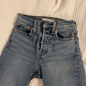 LEVI WEDGIE 24 high rise/waisted